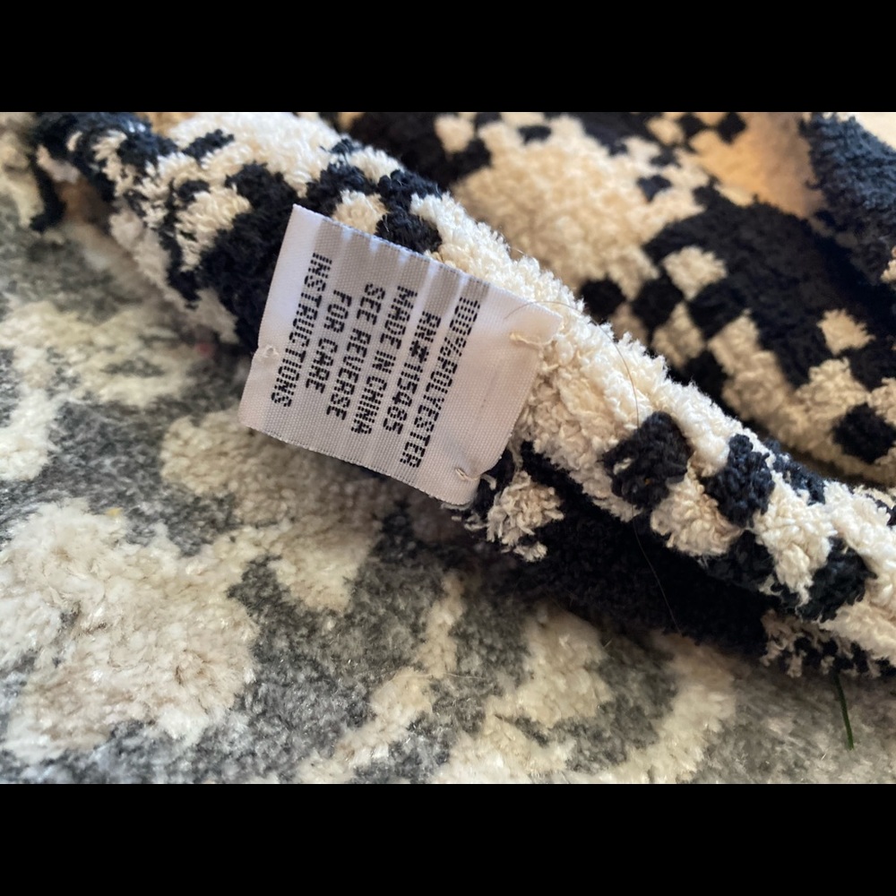 Soft scarf - Picture 3 of 3